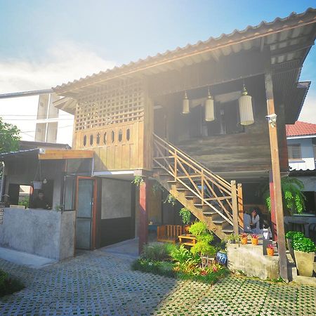 Manon Hostel Chiang Mai Extérieur photo