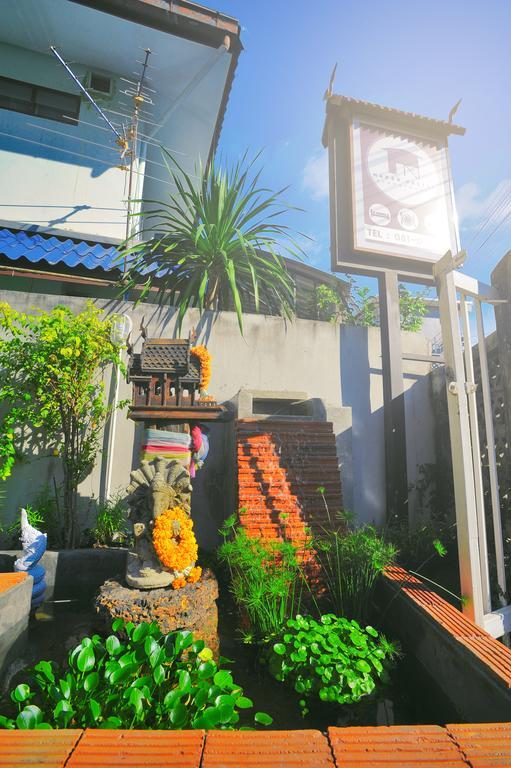 Manon Hostel Chiang Mai Extérieur photo