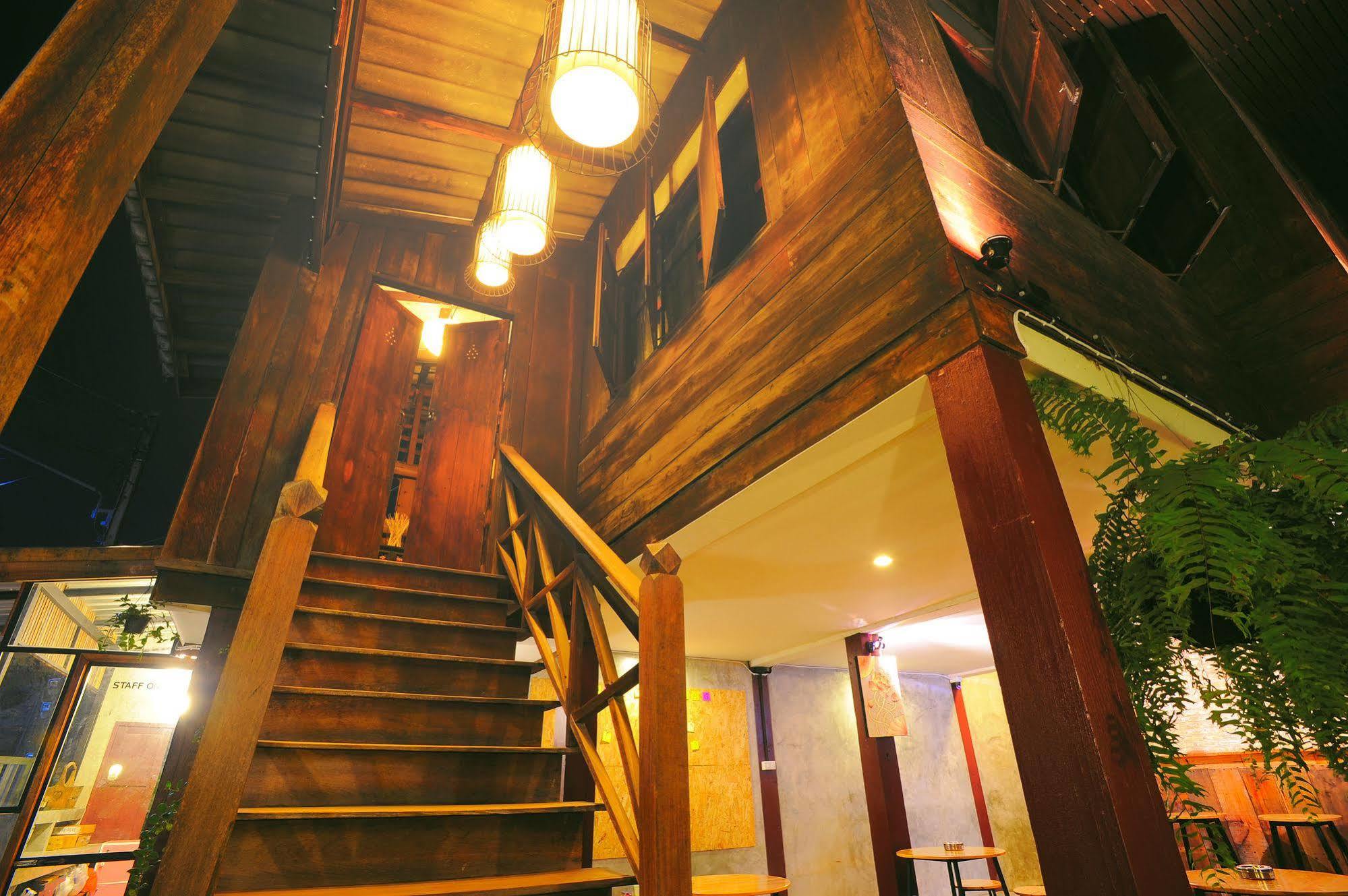 Manon Hostel Chiang Mai Extérieur photo