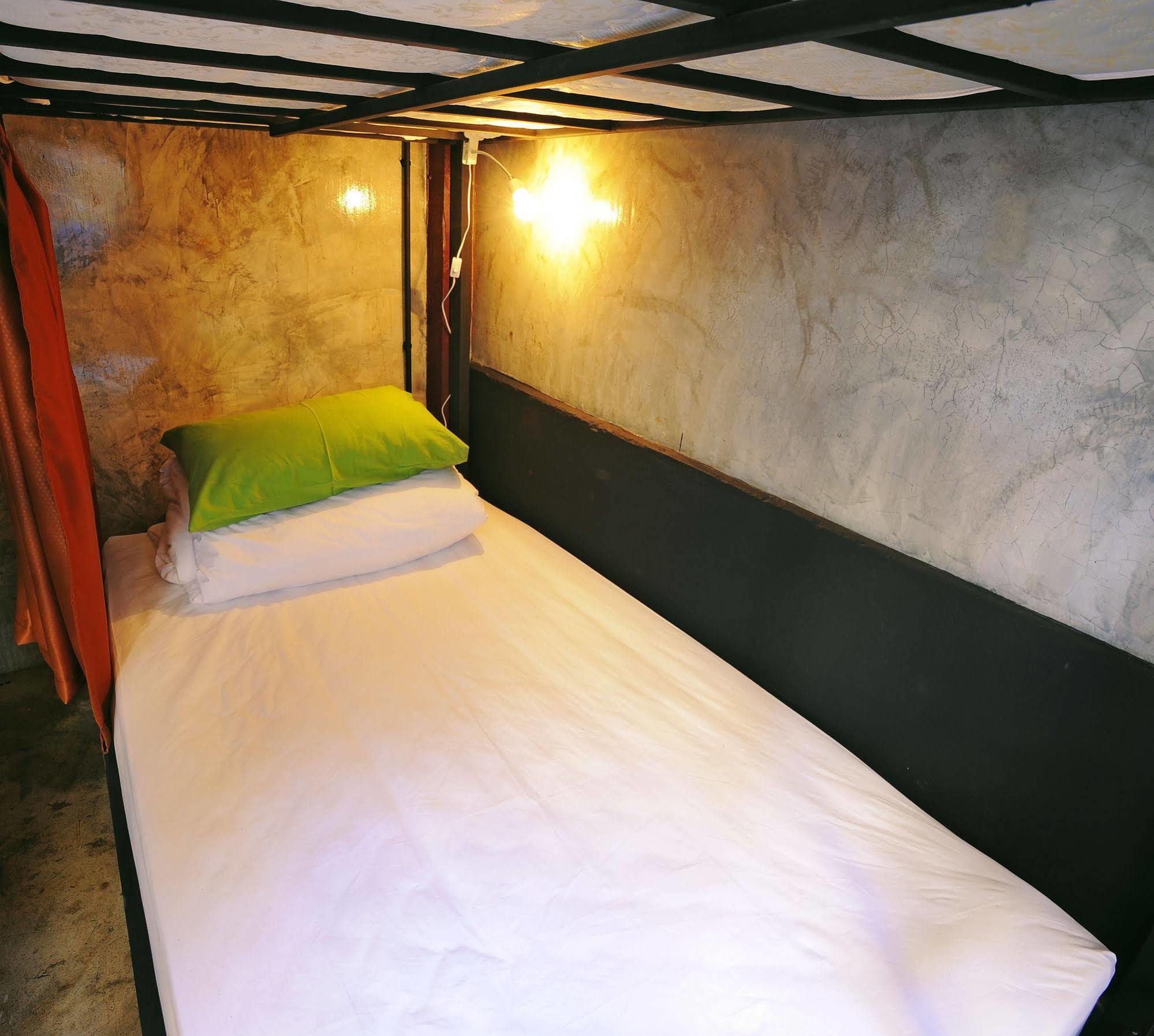 Manon Hostel Chiang Mai Extérieur photo
