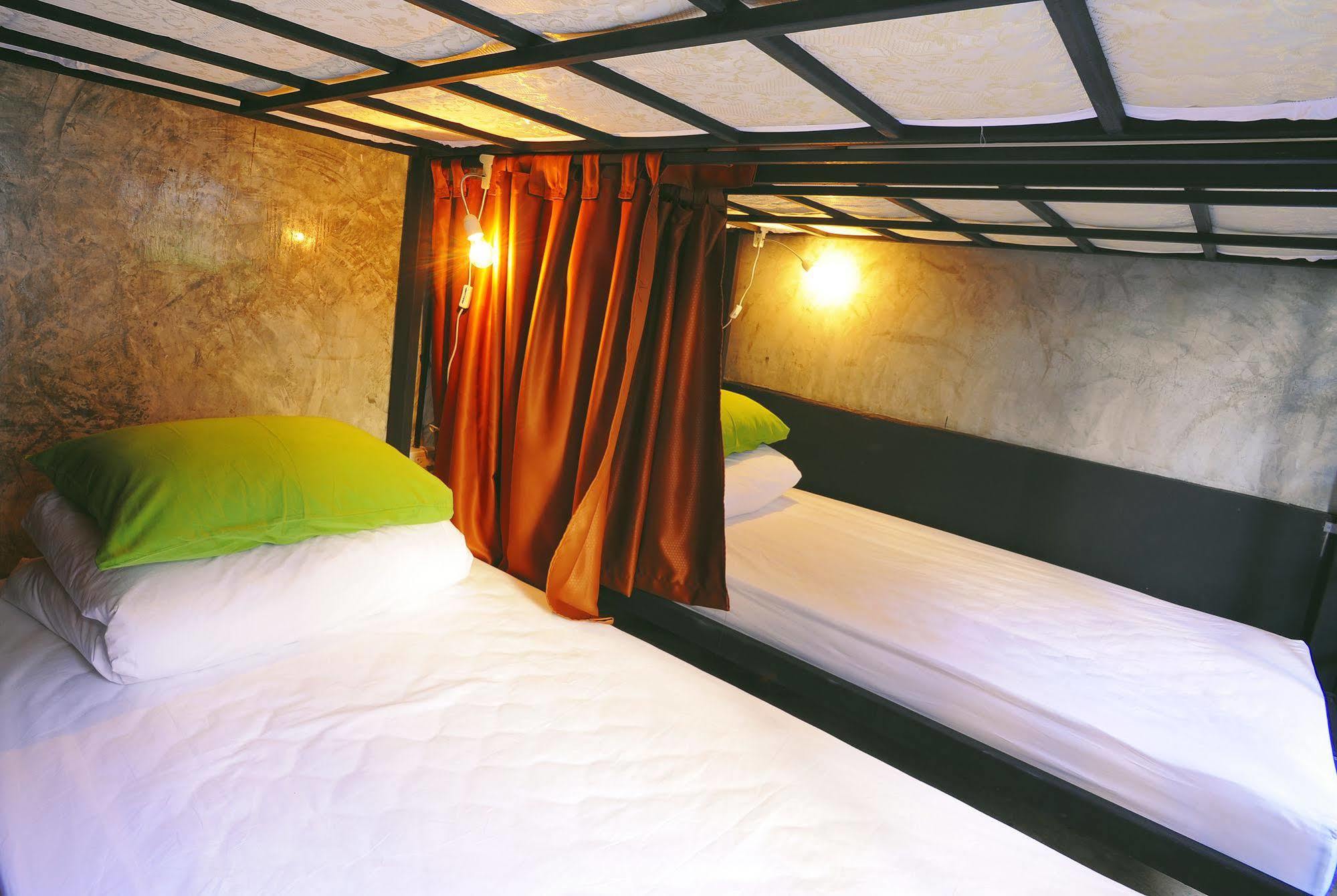 Manon Hostel Chiang Mai Extérieur photo