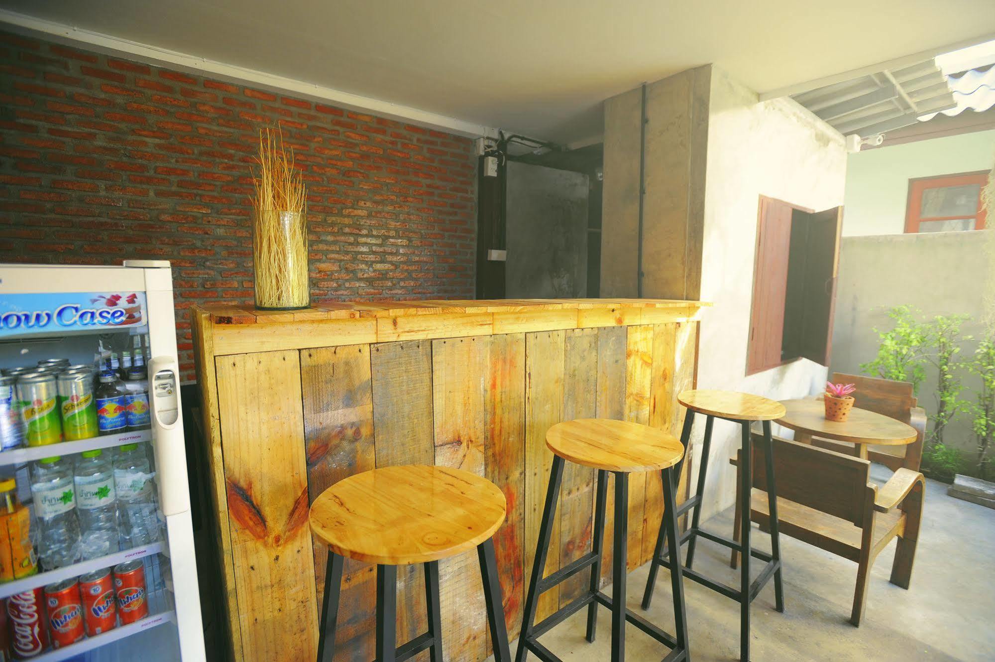 Manon Hostel Chiang Mai Extérieur photo