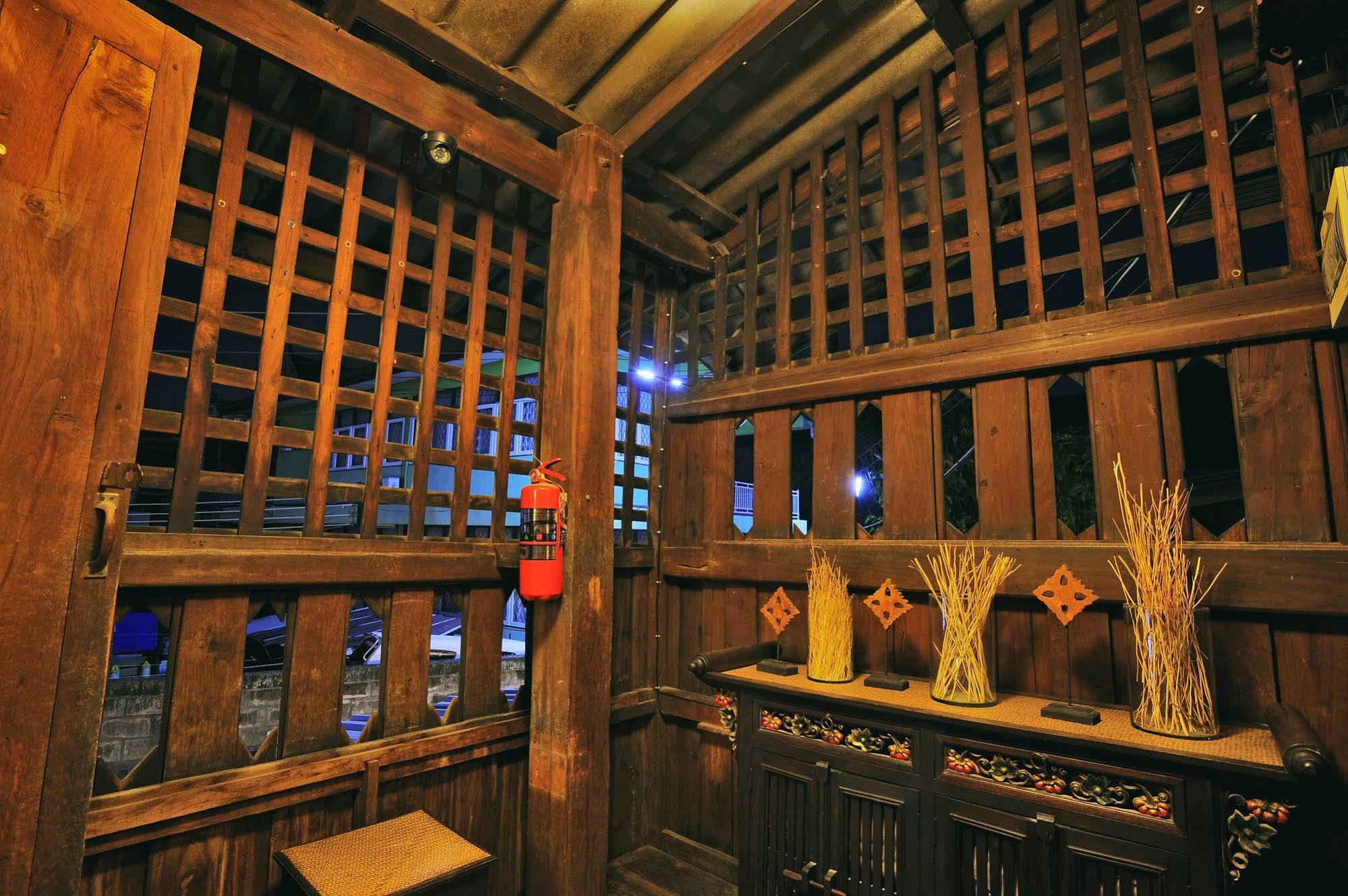 Manon Hostel Chiang Mai Extérieur photo
