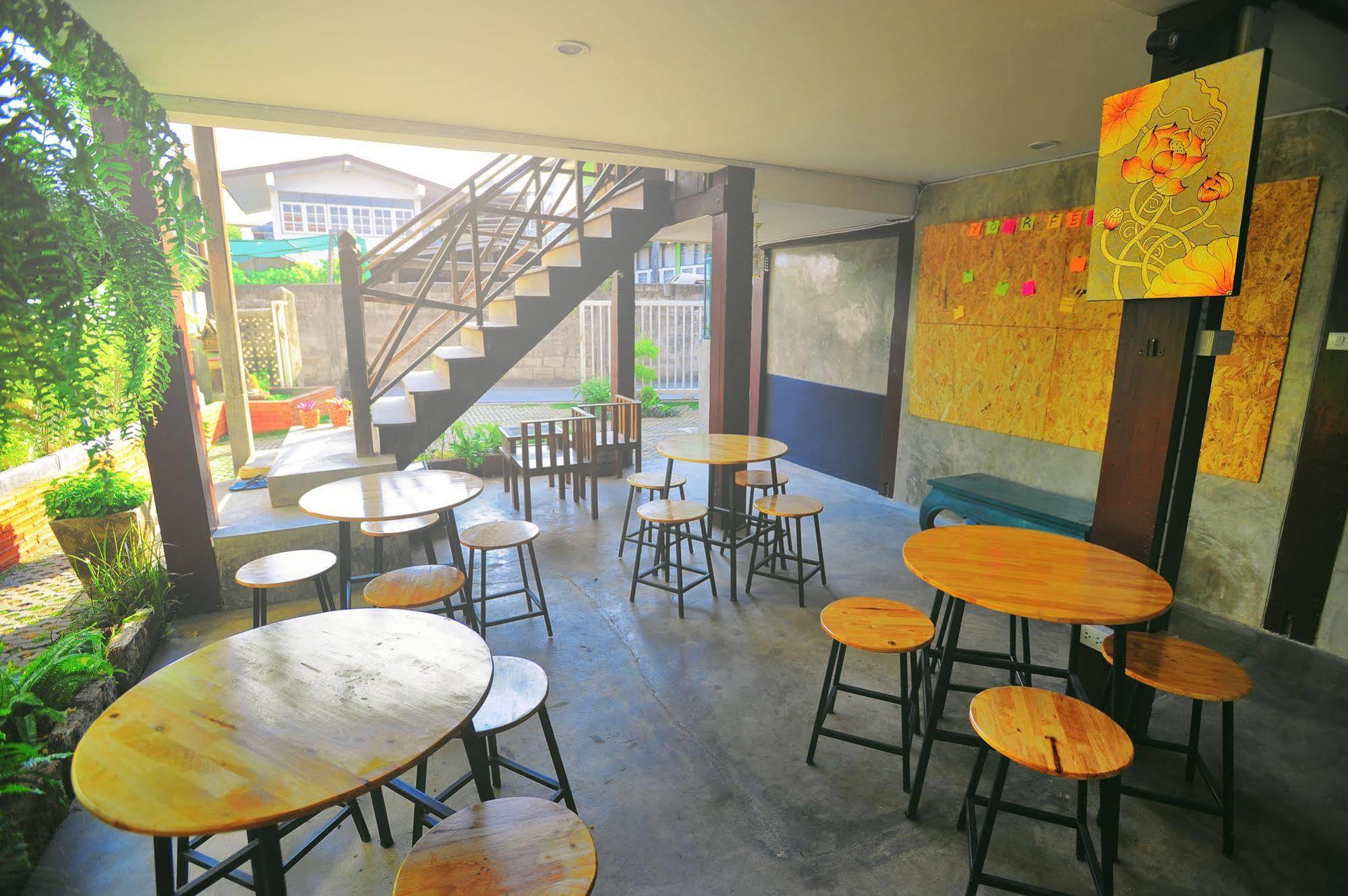 Manon Hostel Chiang Mai Extérieur photo